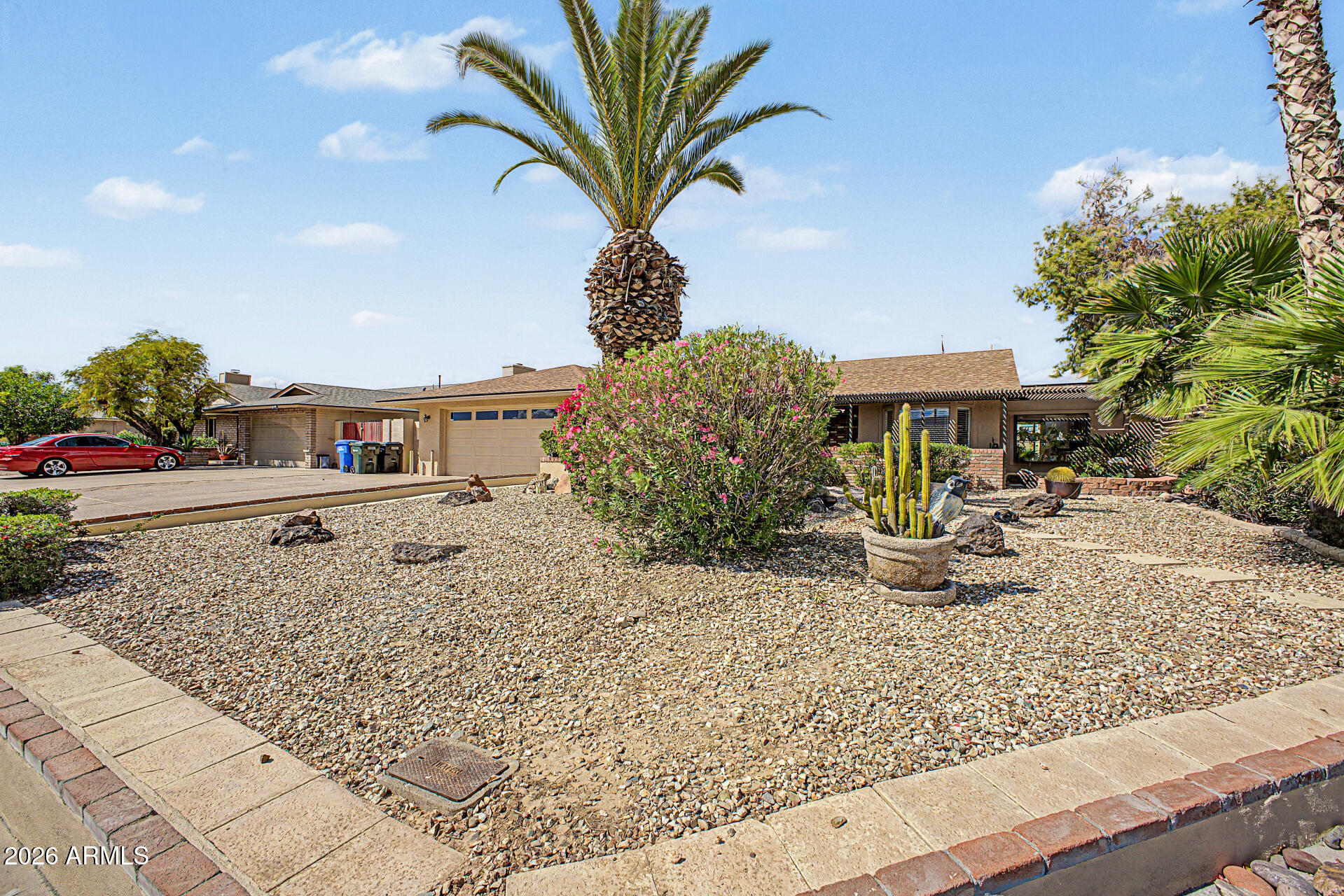 4740 E VOLTAIRE Avenue