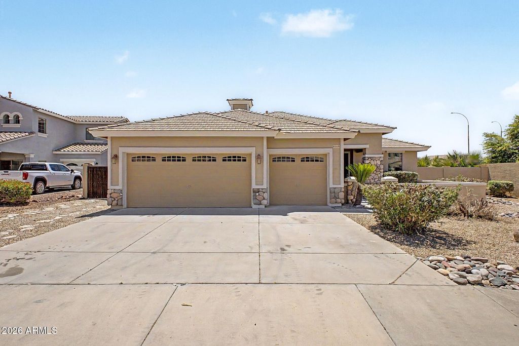 Photo of 6668 S Garnet Way, Chandler, AZ 85249 (MLS # 7026681)