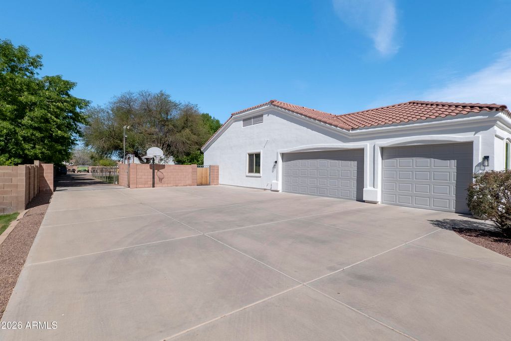 Photo of 2090 E Melrose Street, Gilbert, AZ 85297 (MLS # 6993471)