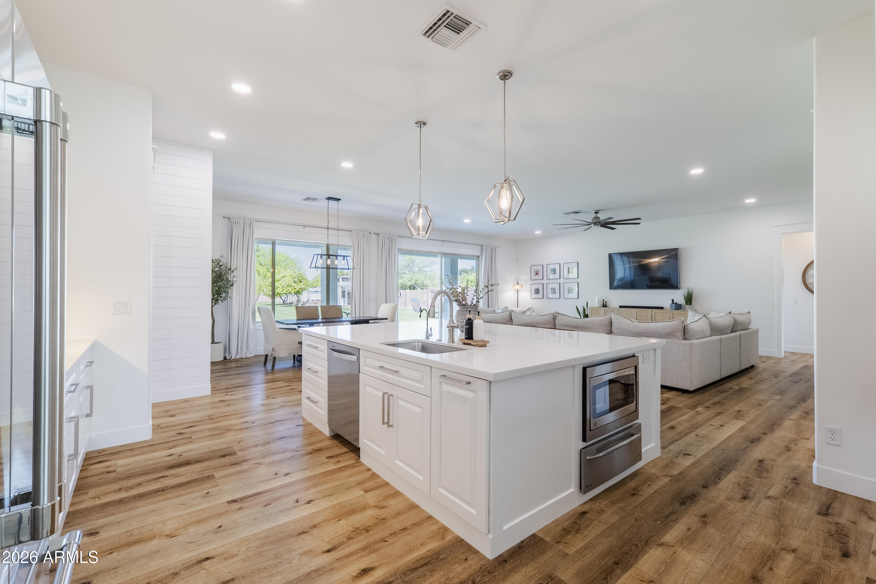 2090 E MELROSE Street