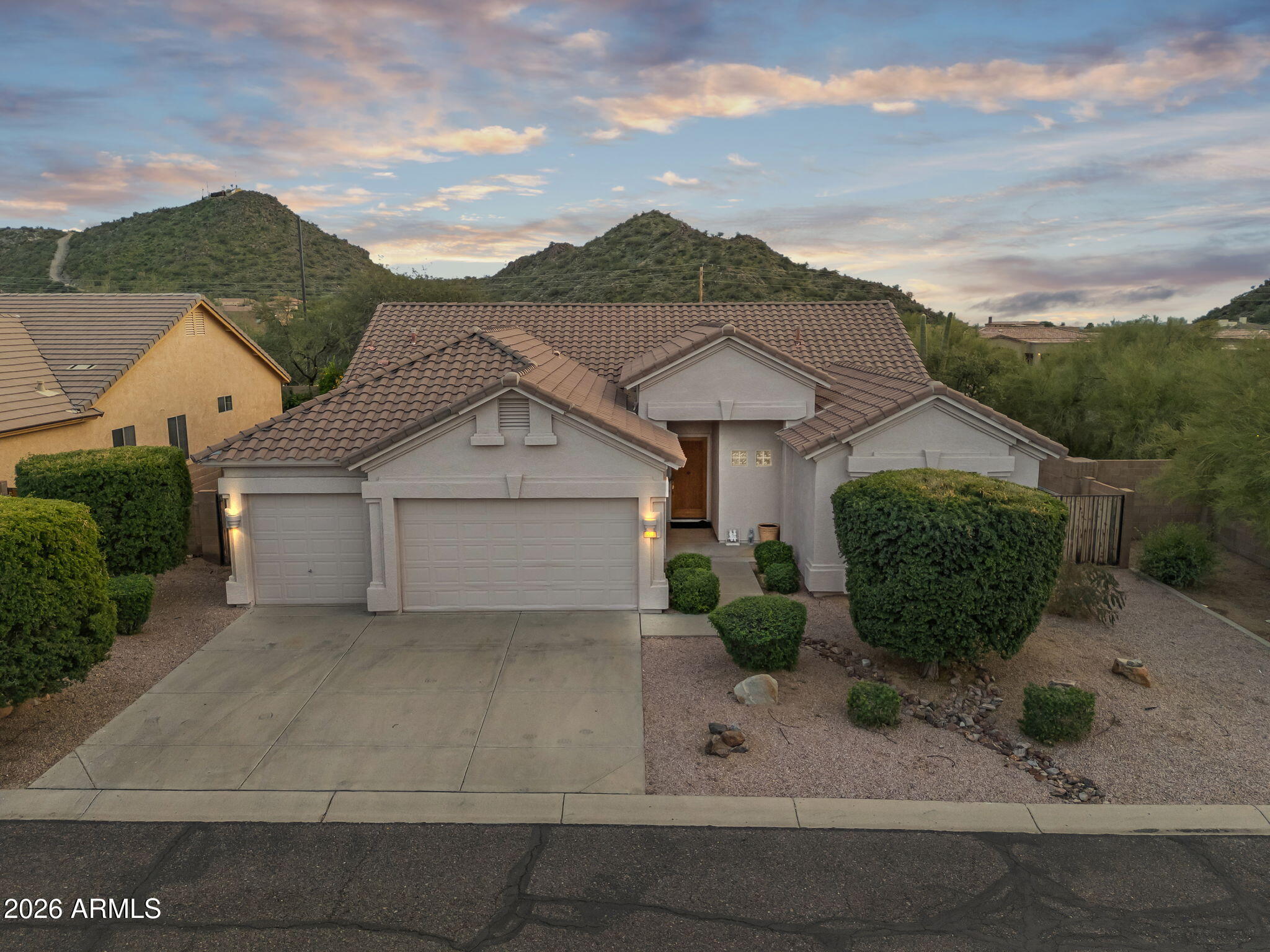 9513 E KNOLL Circle