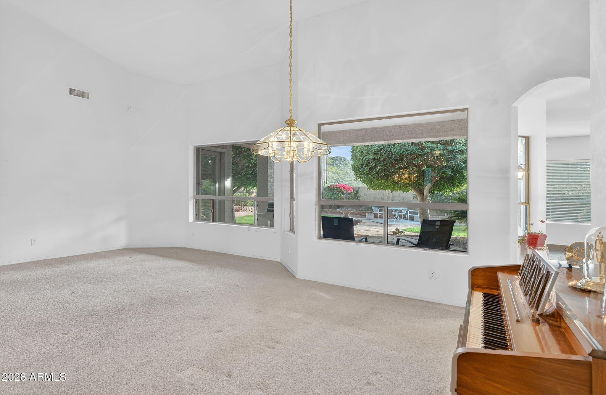 9513 E KNOLL Circle