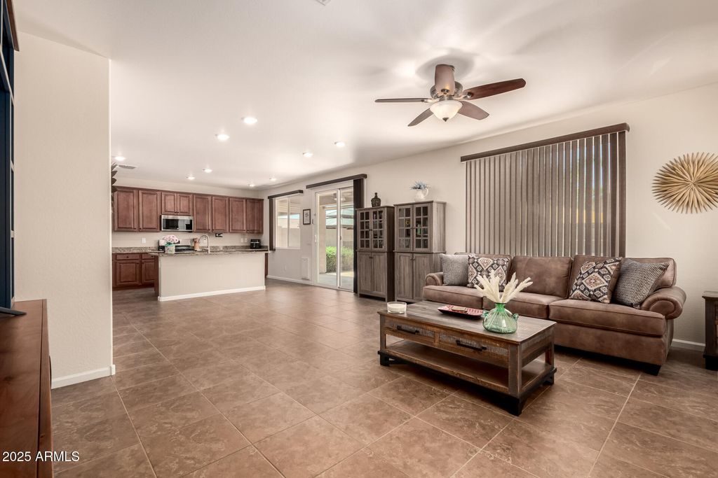 Photo of 13123 W Cottontail Lane, Peoria, AZ 85383 (MLS # 6930473)