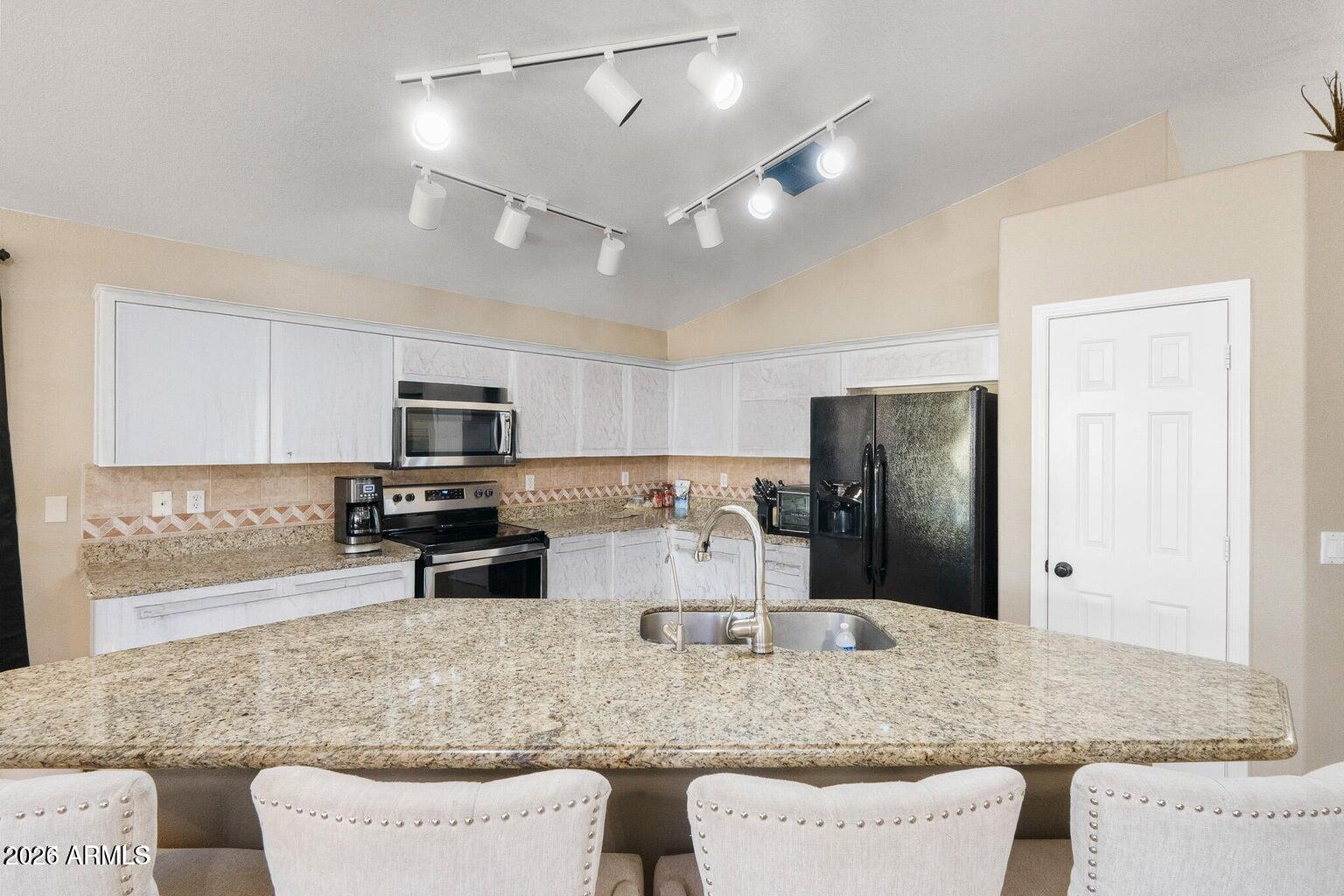 7662 E PERALTA Avenue