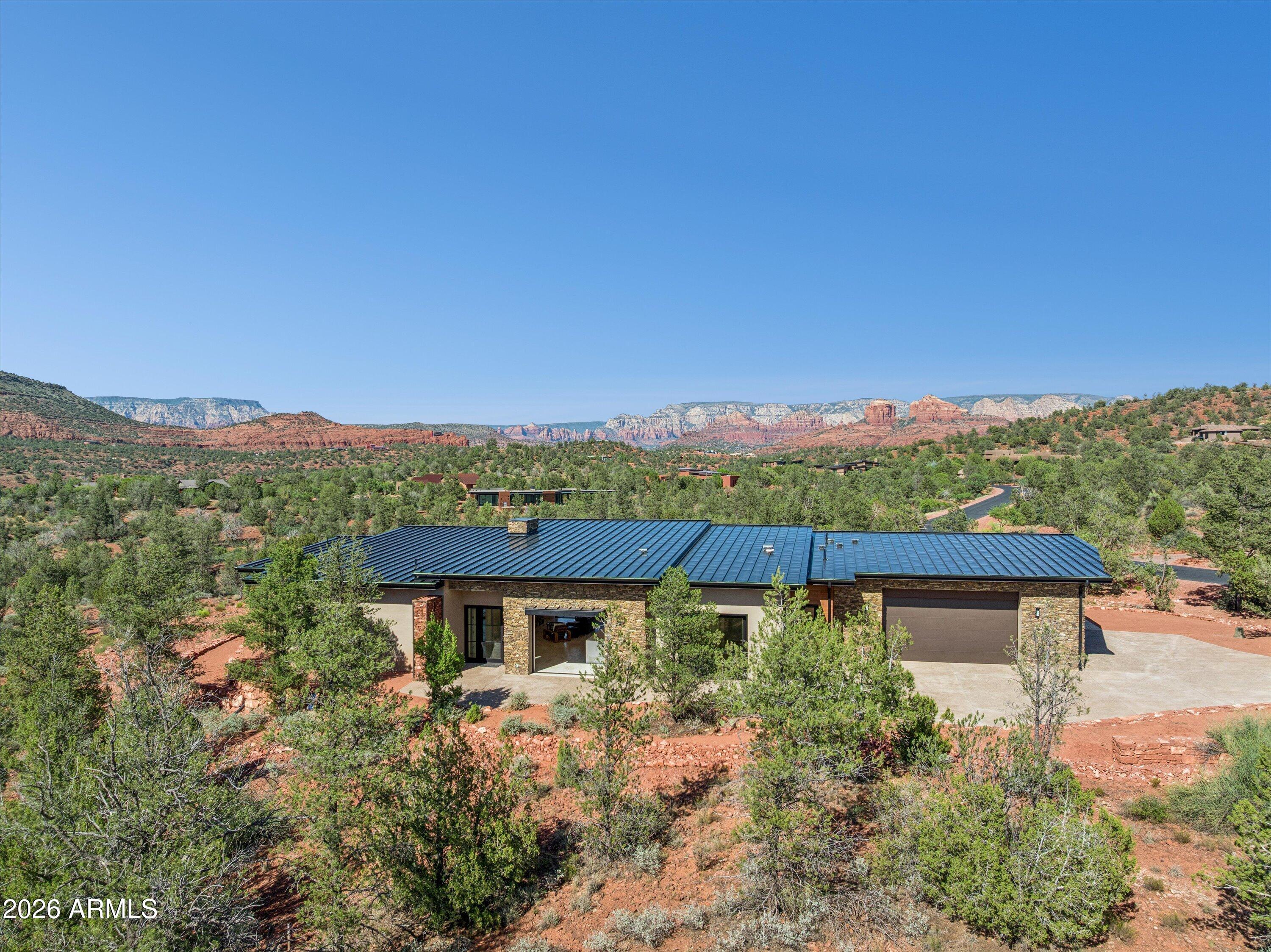 10 AMBER CLIFFS Way