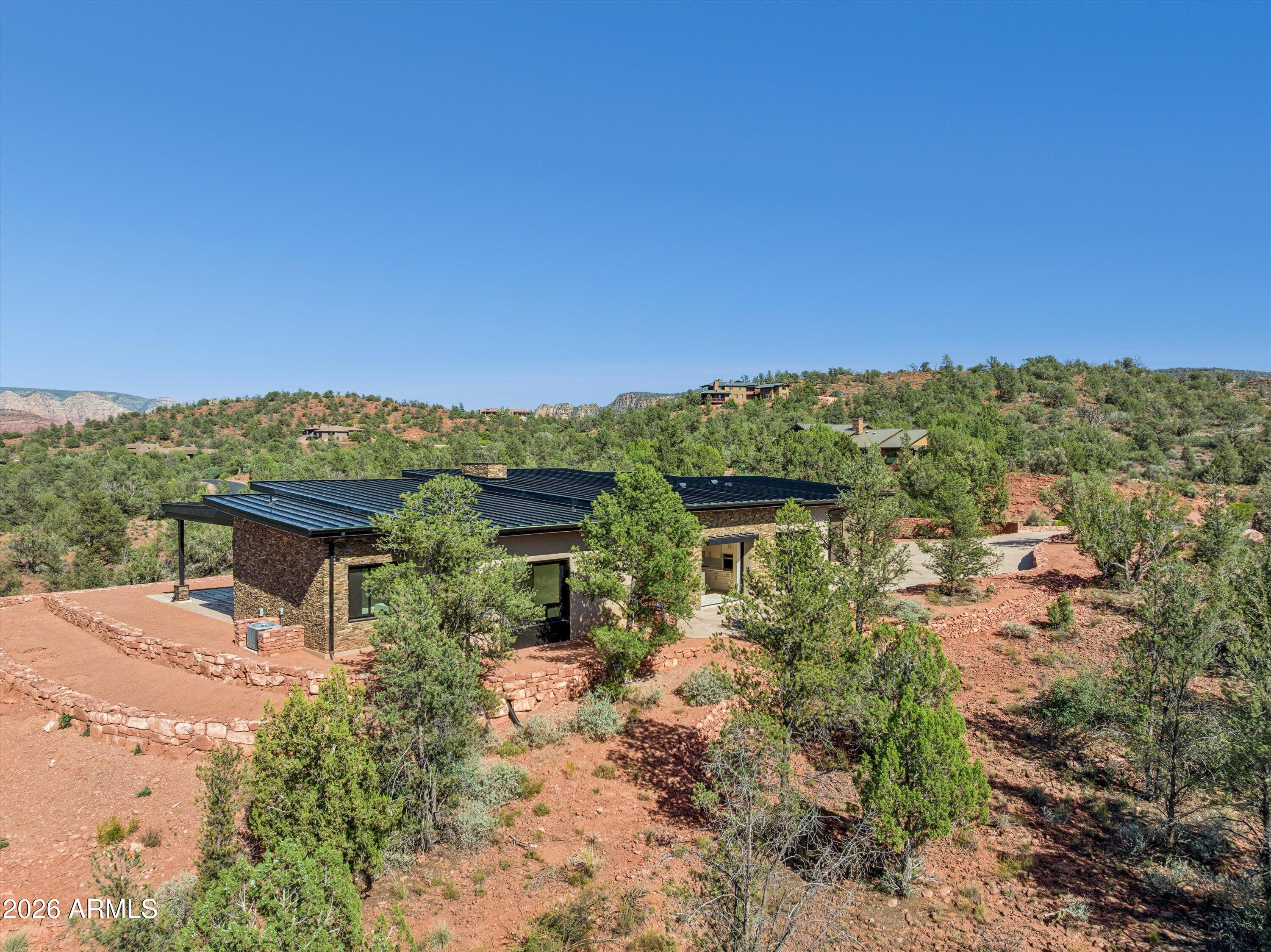 10 AMBER CLIFFS Way
