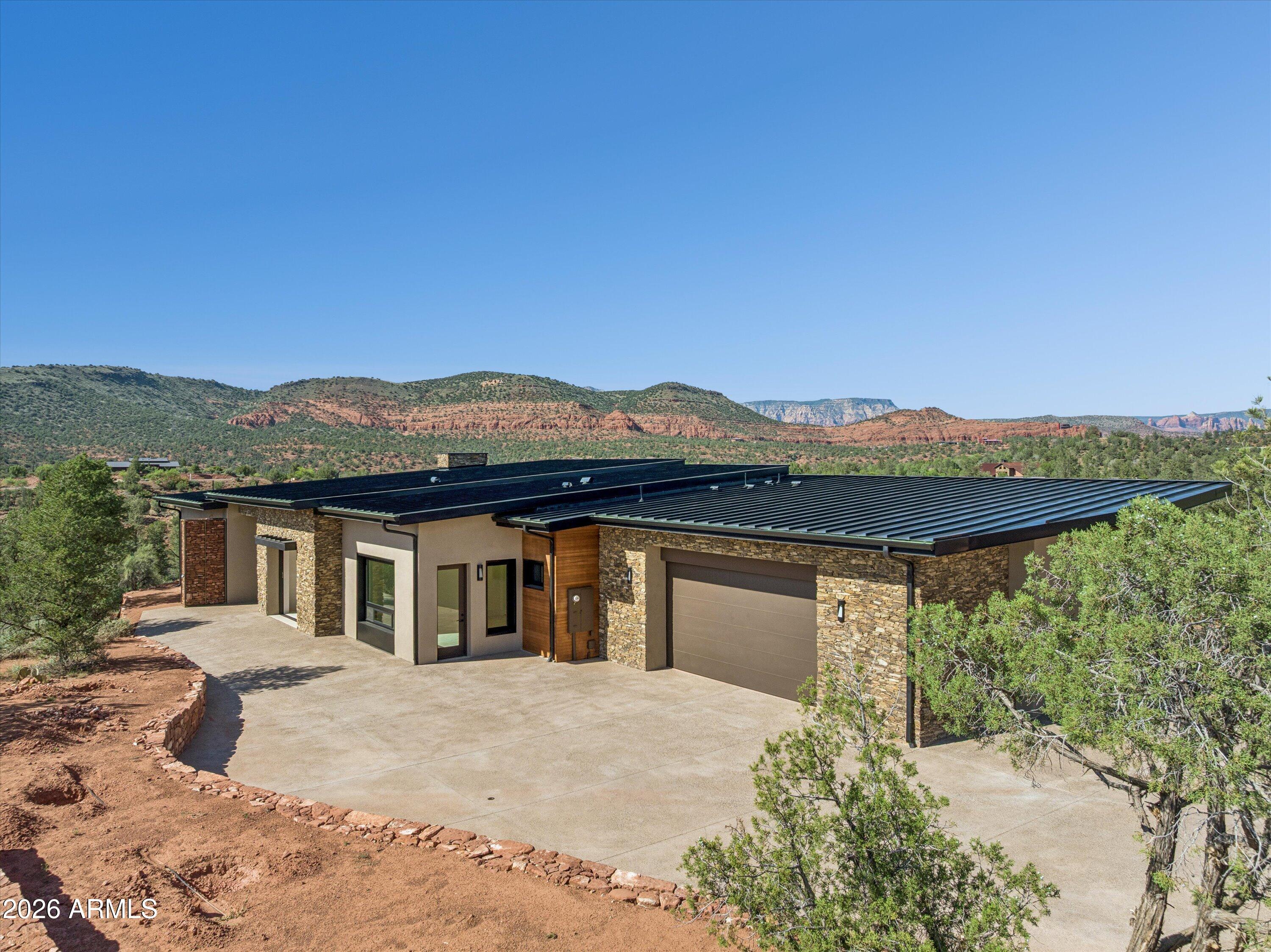 10 AMBER CLIFFS Way