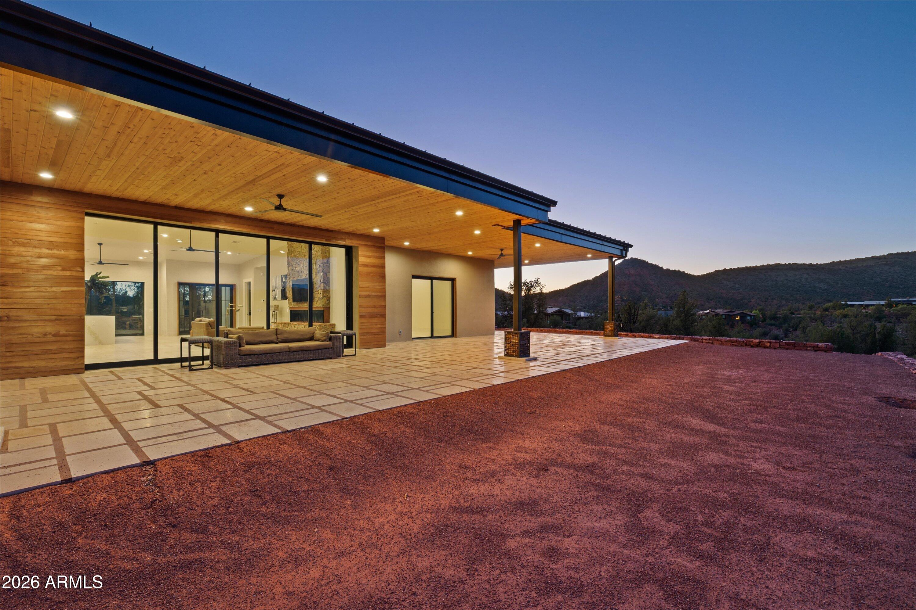 10 AMBER CLIFFS Way