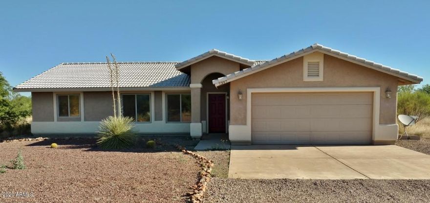 This well-maintained, 3BR/2BA/2CG, 1503 sq ft home is centrally located to Hwy 90 & Hwy 92 in Sierra Vista, AZ and is just minutes from Ft. Huachuca. The state-of-the-art kitchen with large island, 20'' ceramic tile, split-floor plan and open concept are a must see. The
beautiful, panoramic mountain views on this 4 acre, peaceful property will have you outside enjoying the Arizona sunsets. Bring the horses.
Call today!