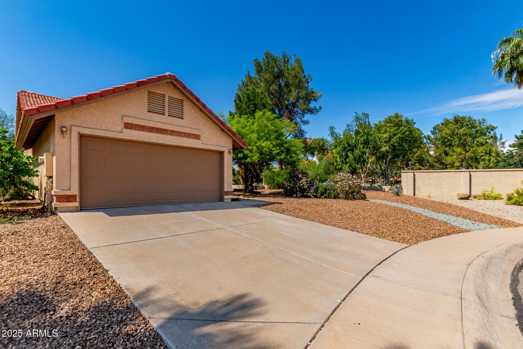 Photo of 610 N Sunflower Circle, Chandler, AZ 85226 (MLS # 6923759)