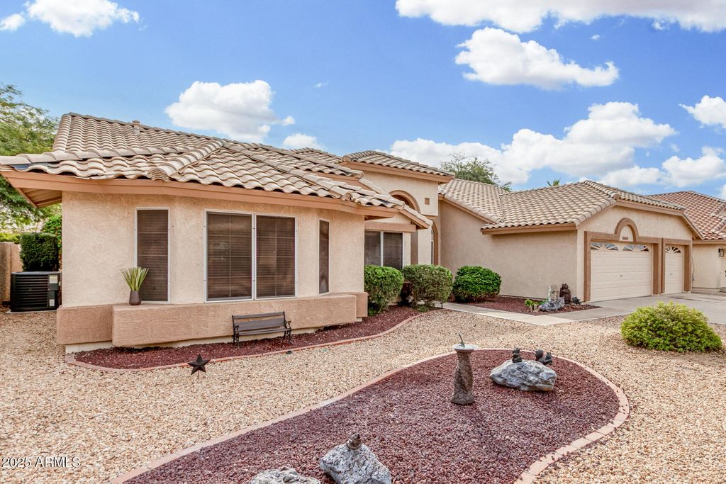 Photo of 9007 W Kerry Lane, Peoria, AZ 85382 (MLS # 6961793)