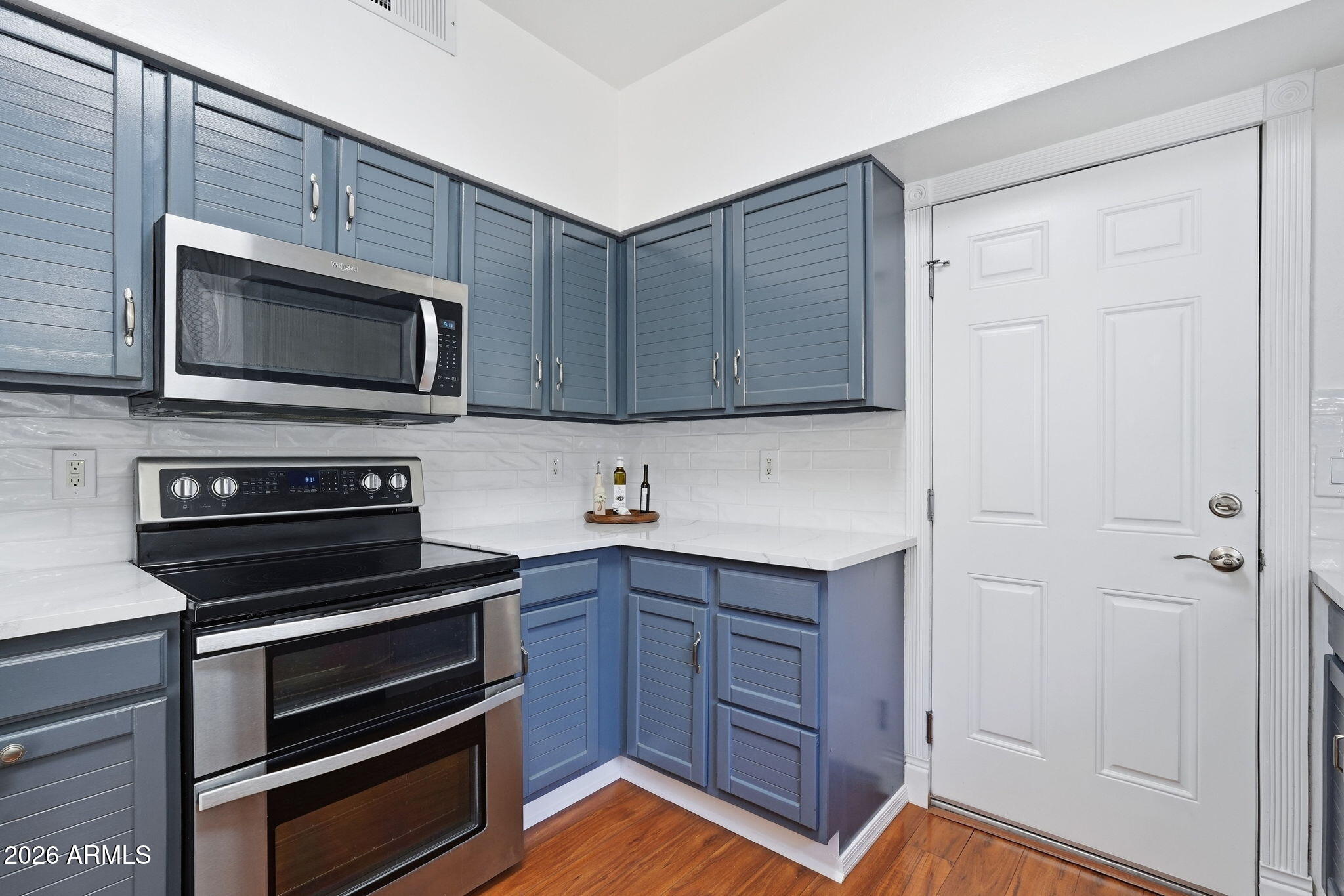 31 W Hancock Avenue