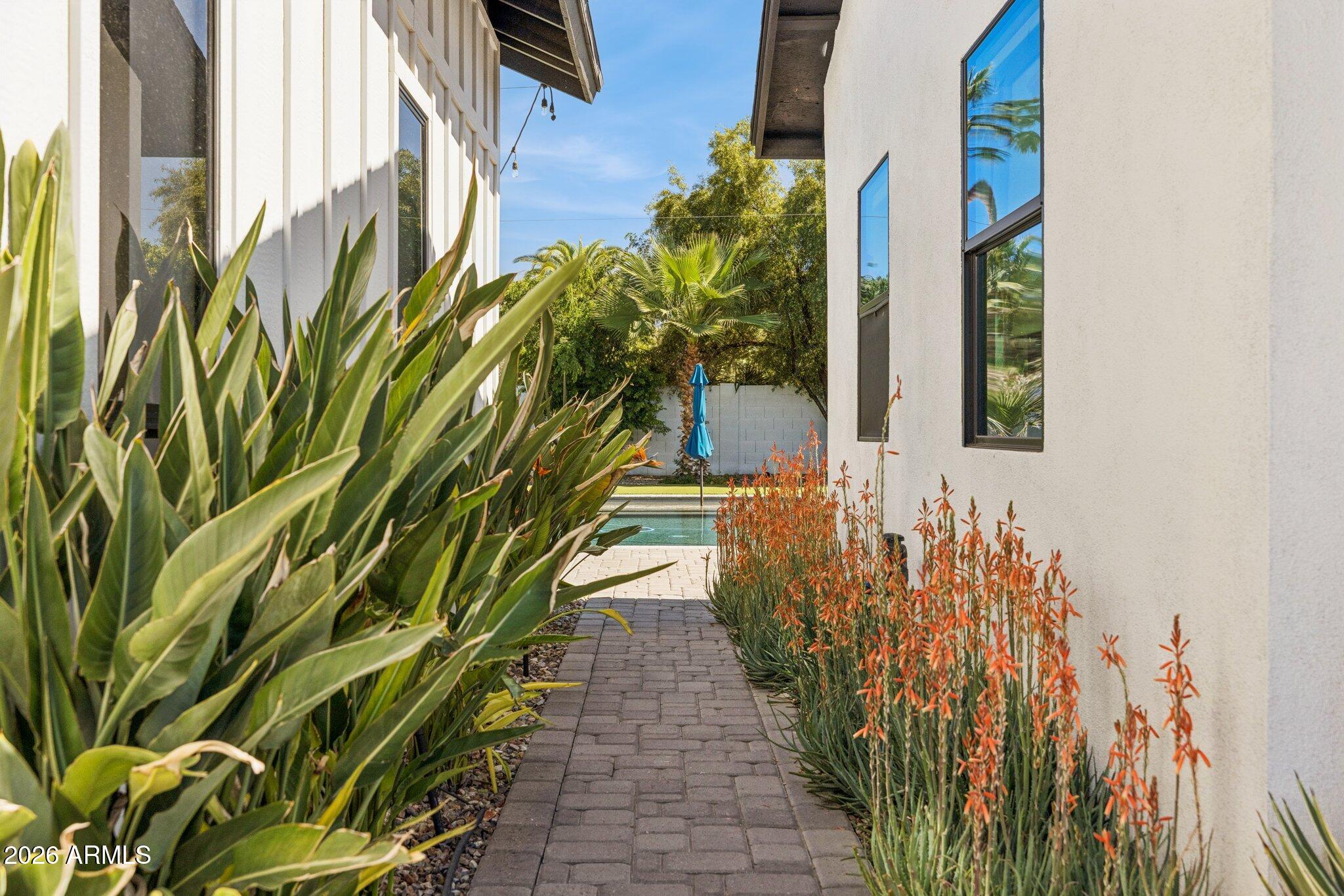 RANCHO SAGUARO UN - Residential