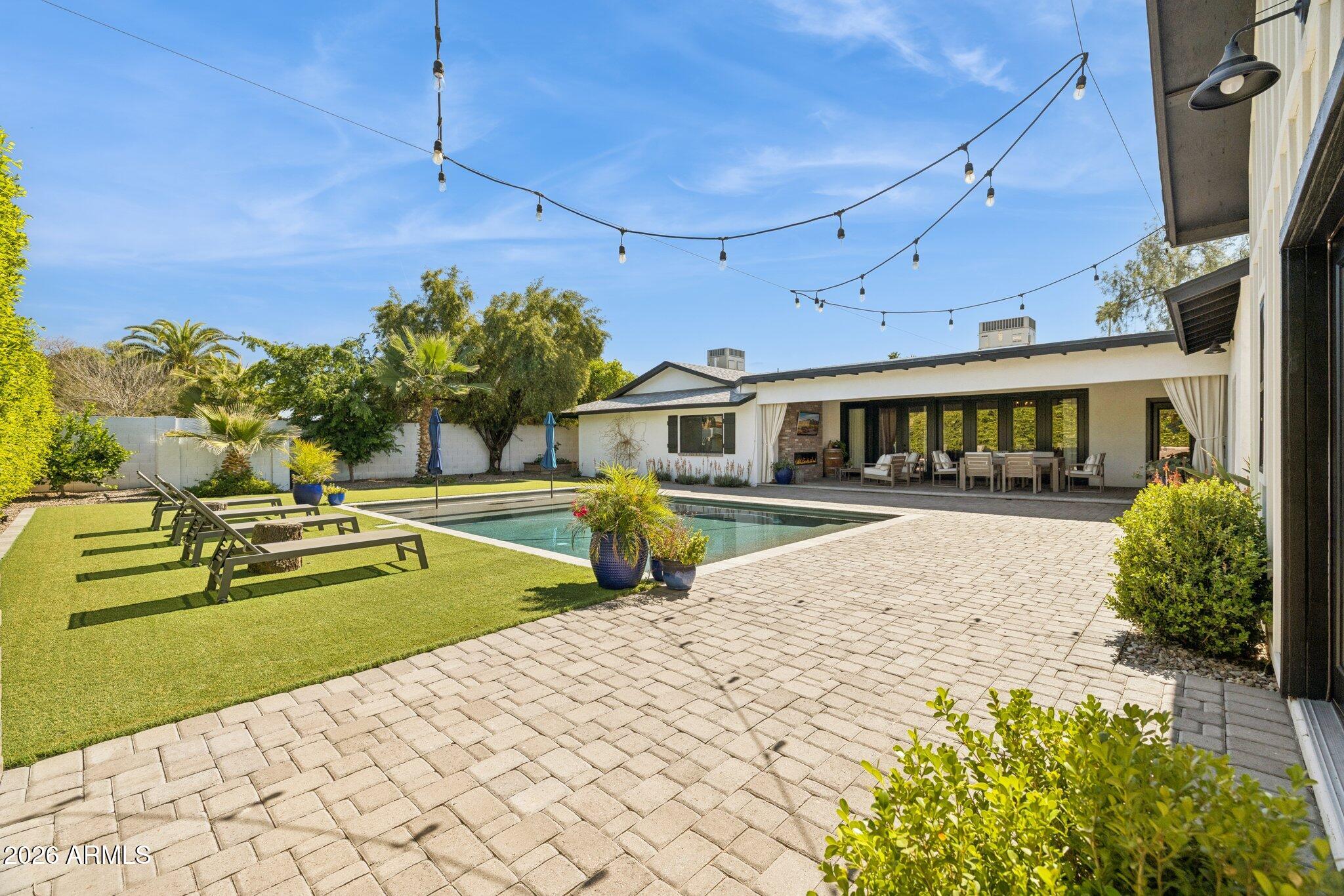 RANCHO SAGUARO UN - Residential