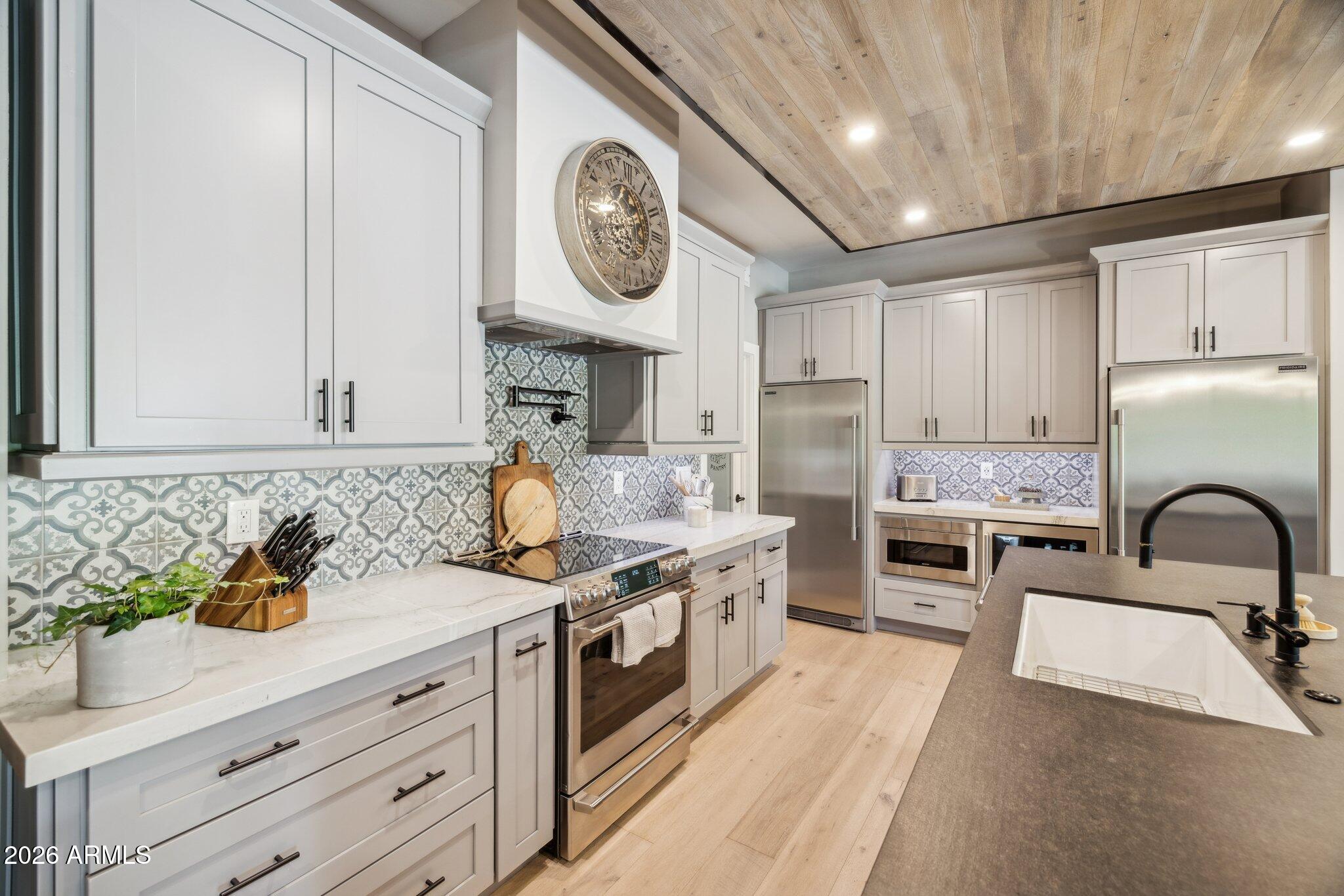 RANCHO SAGUARO UN - Residential