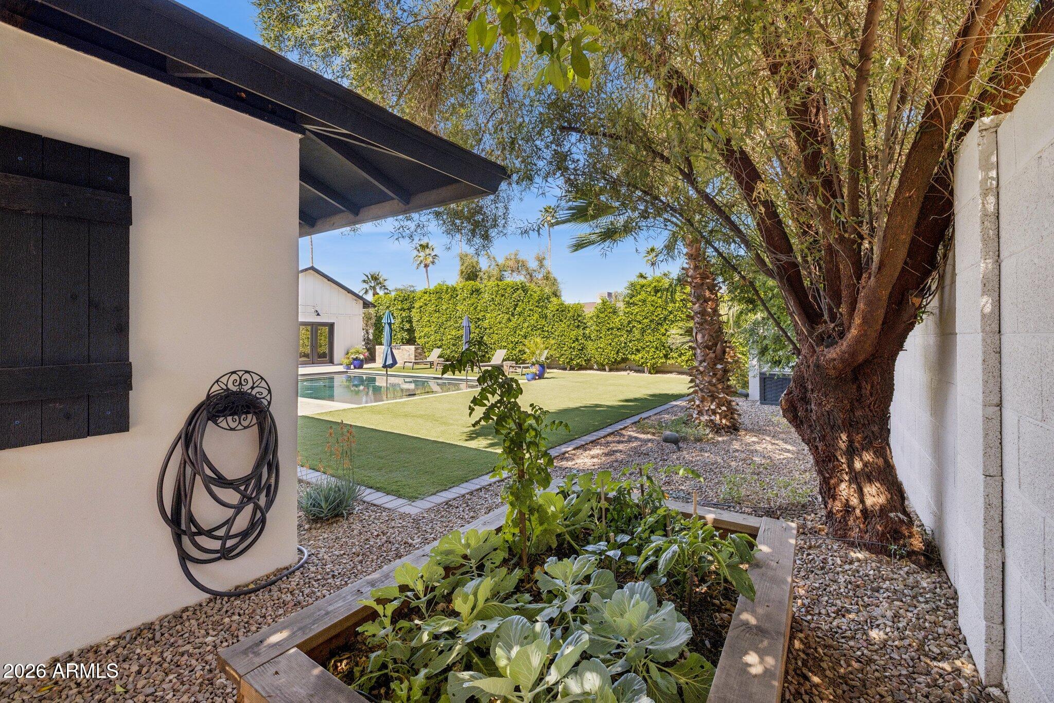 RANCHO SAGUARO UN - Residential