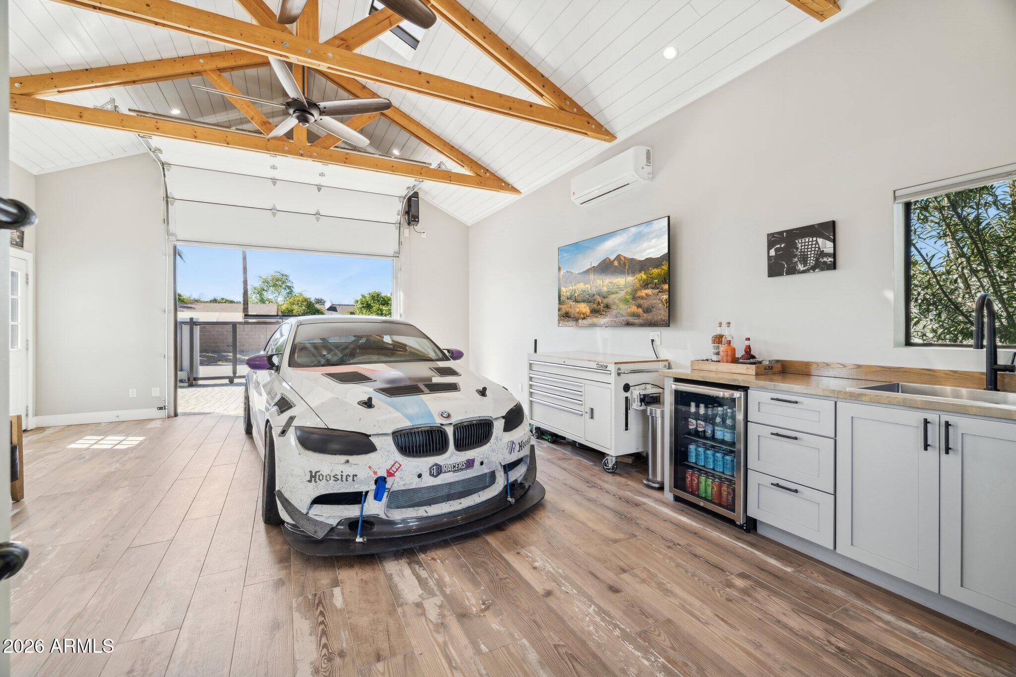 5402 E Corrine Drive E