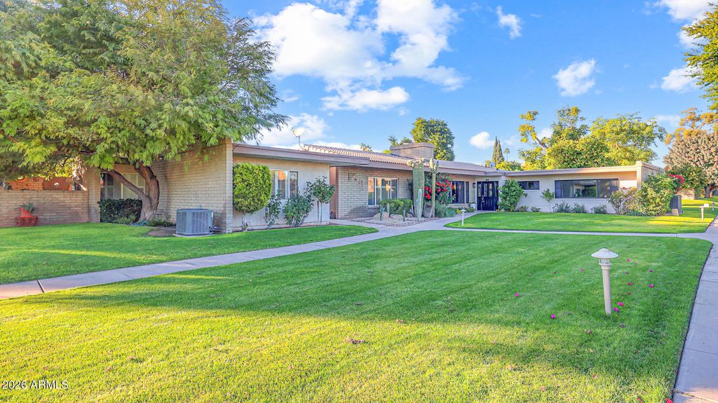 Photo of 4800 N 68th Street #285, Scottsdale, AZ 85251 (MLS # 6971719)