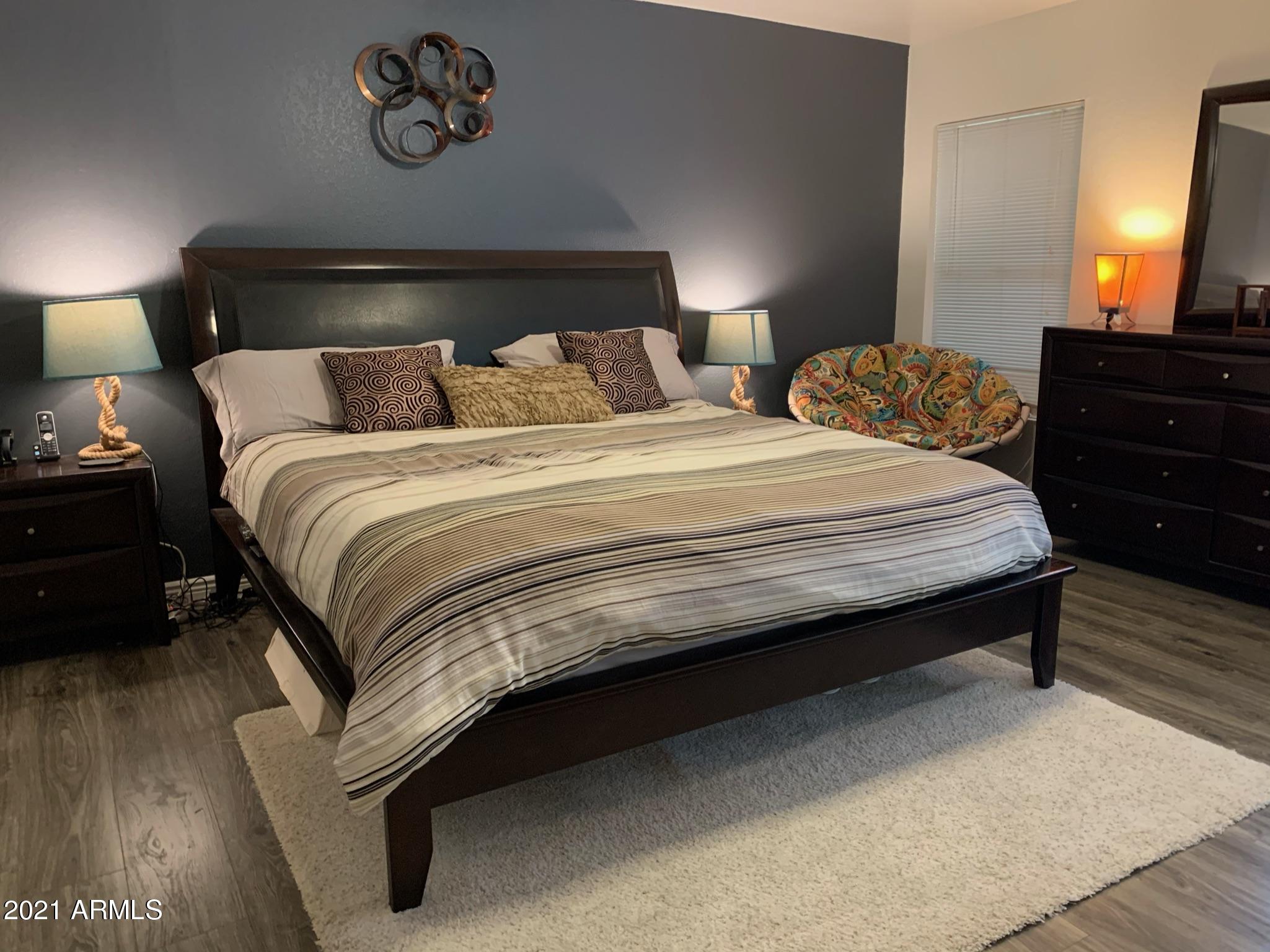 1190 N MEADOWS Drive