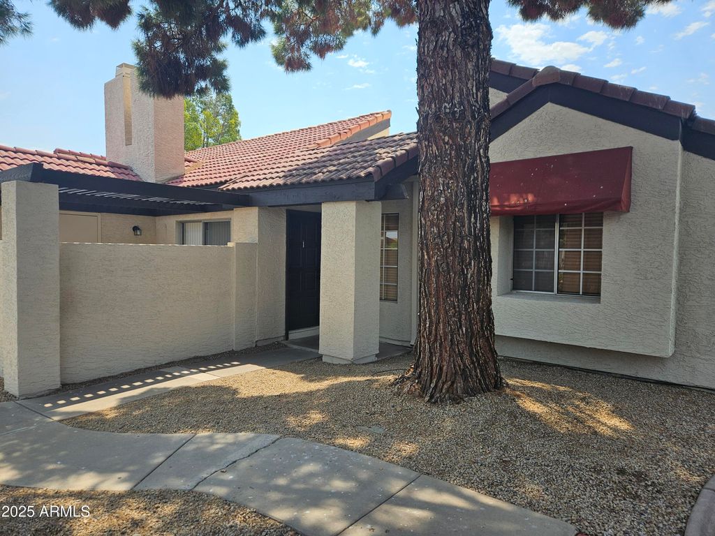Photo of 2129 E Kirkland Lane #1, Tempe, AZ 85281 (MLS # 6969333)