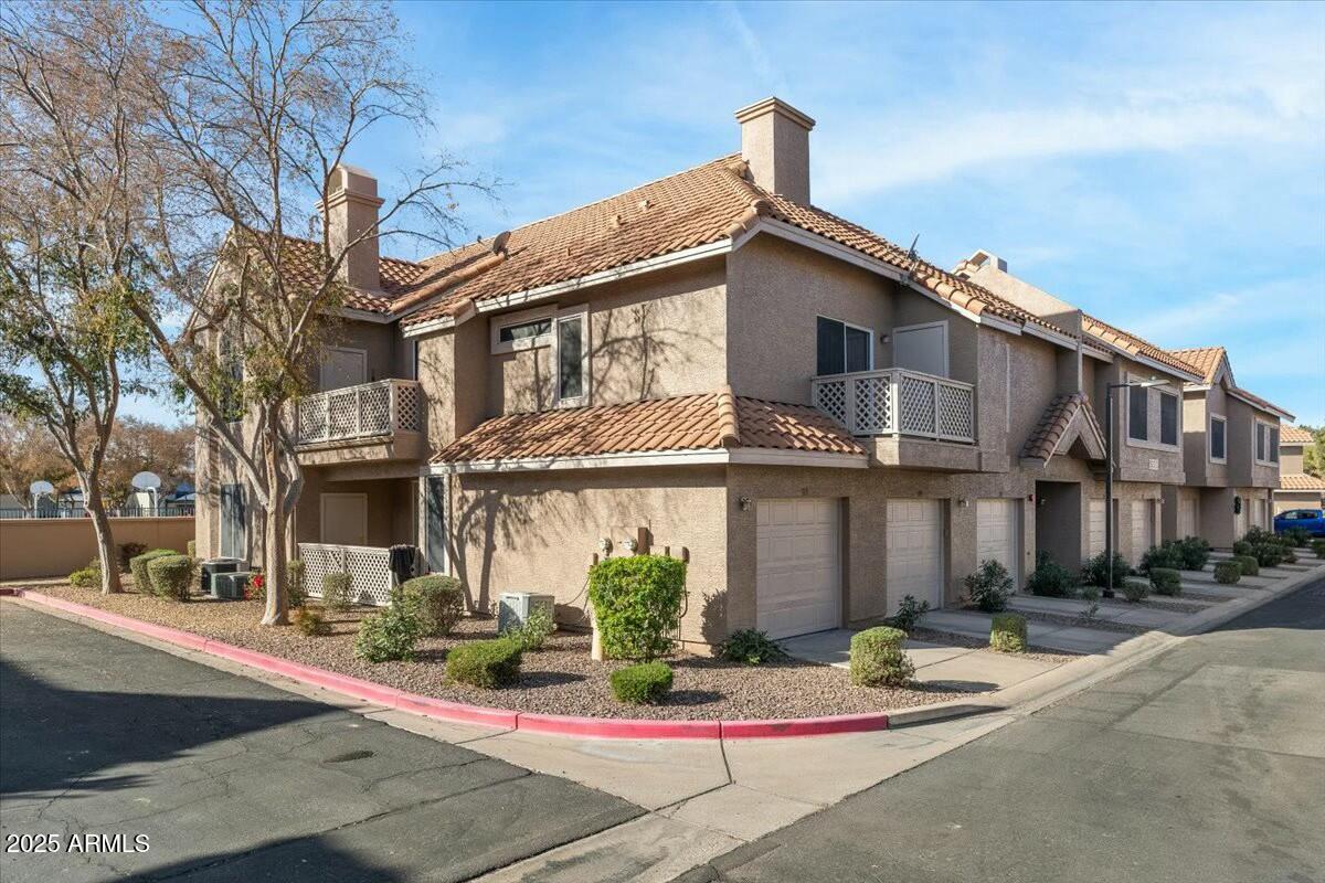 1633 E LAKESIDE Drive 113