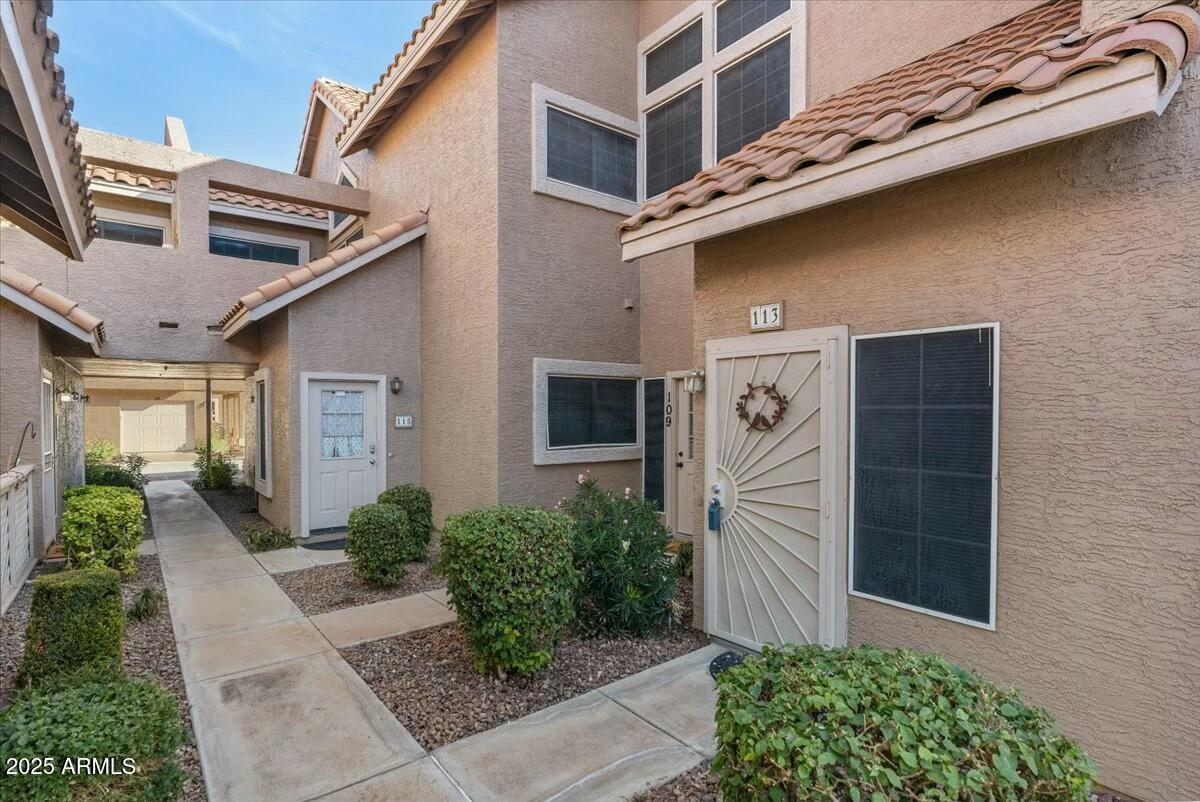 1633 E LAKESIDE Drive 113