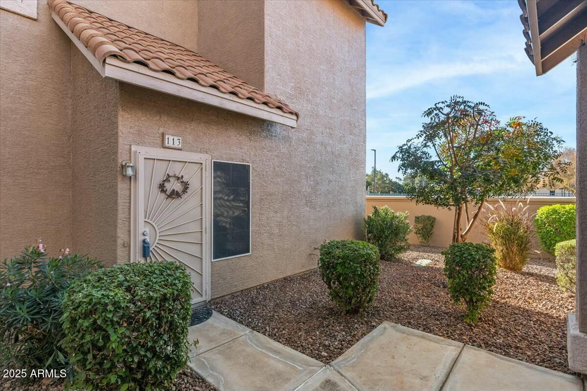 1633 E LAKESIDE Drive 113