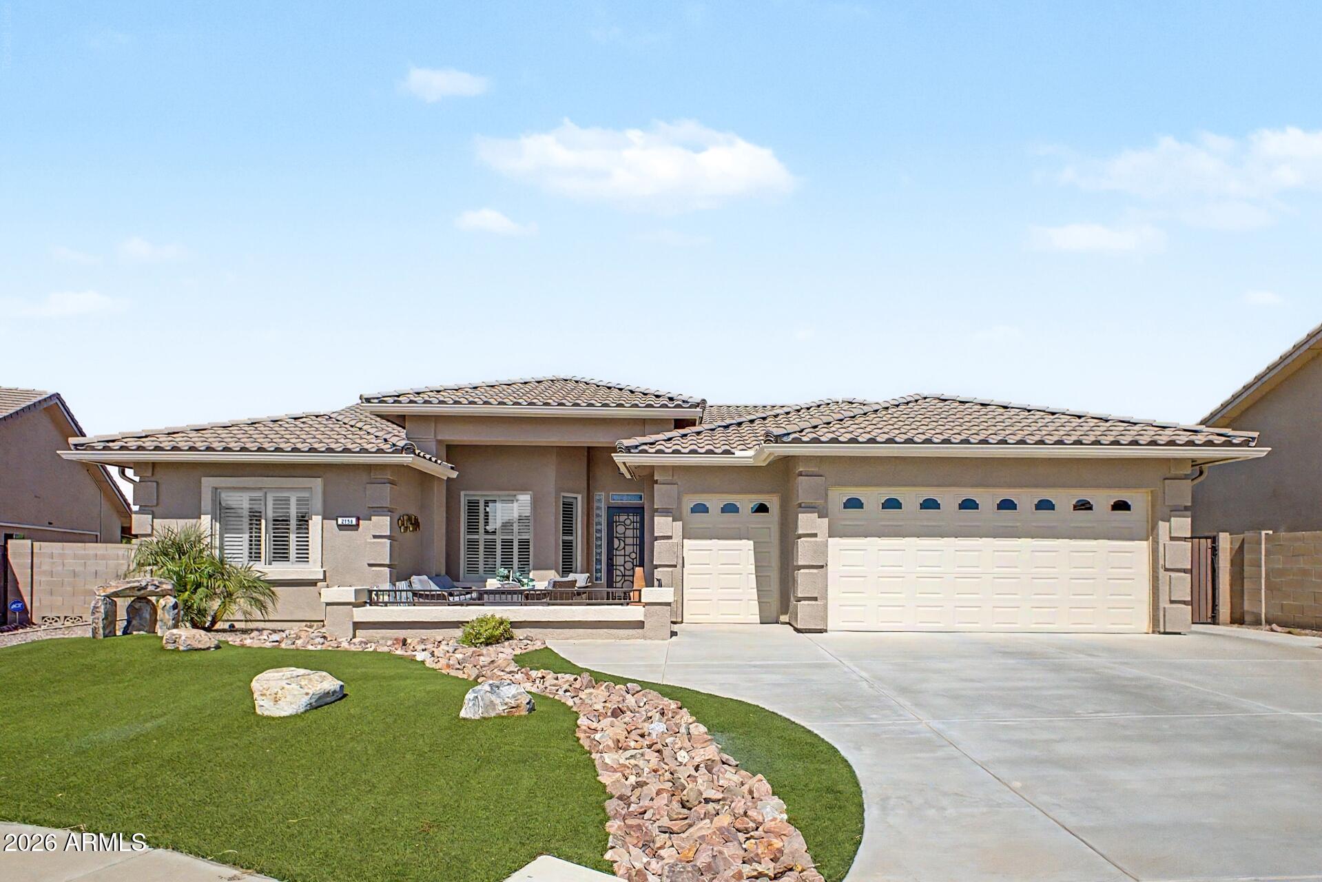2758 S ROYAL WOOD Circle