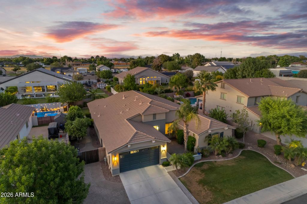 Photo of 2546 E Carob Drive, Gilbert, AZ 85298 (MLS # 7014398)