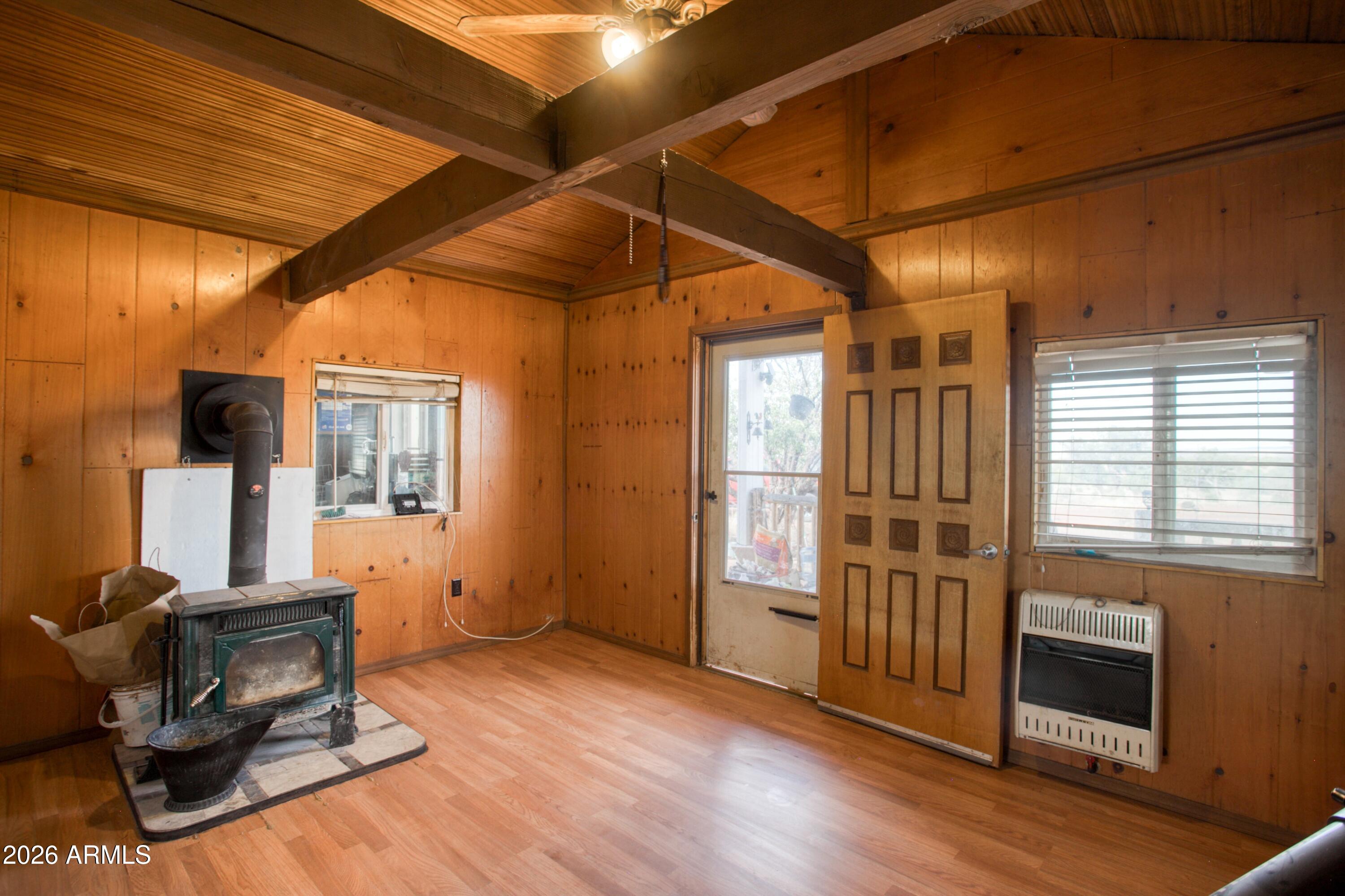 76 County Road N5552 --