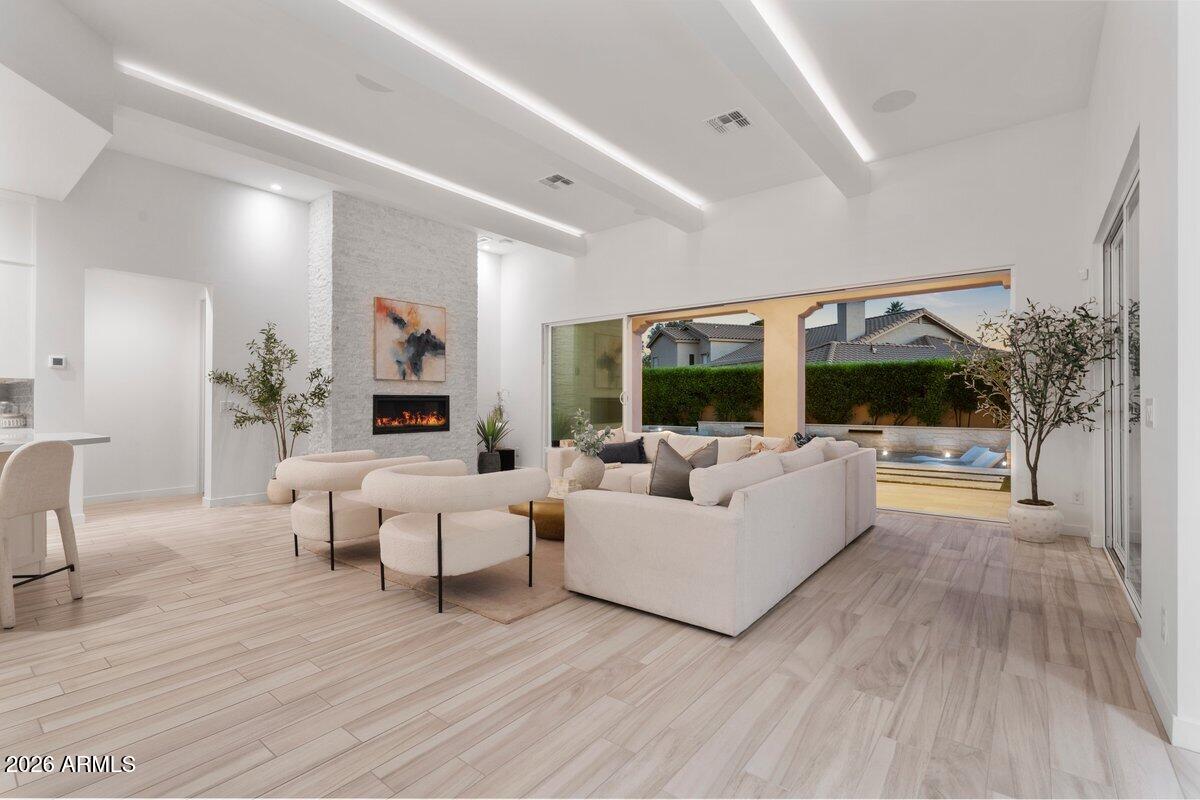 ASTORIA - Residential