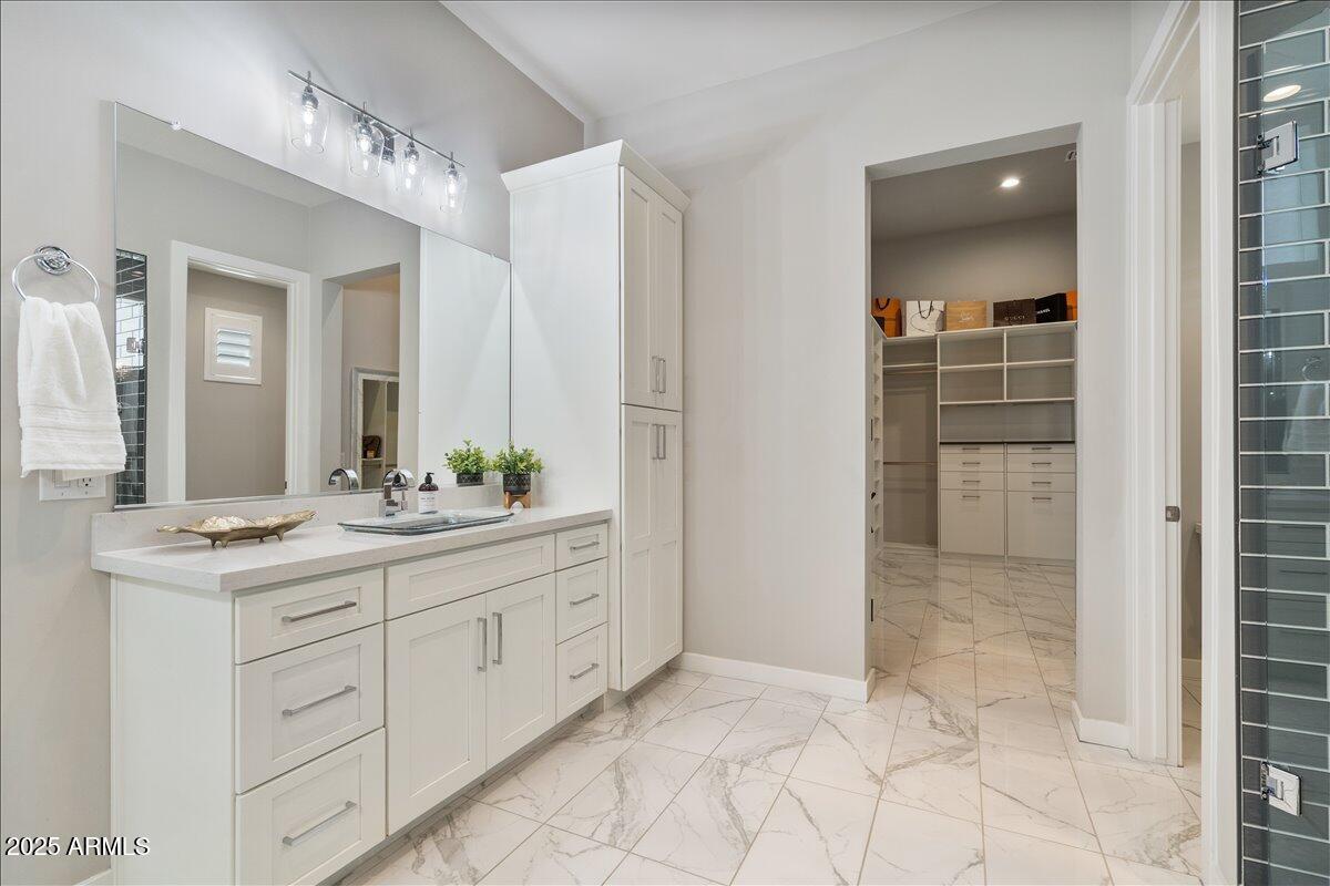 ASTORIA - Residential