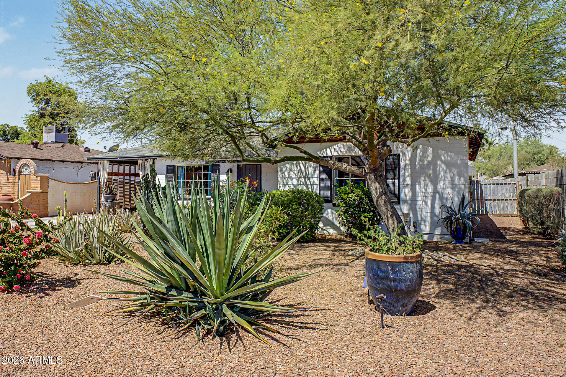 4238 N 10th Place