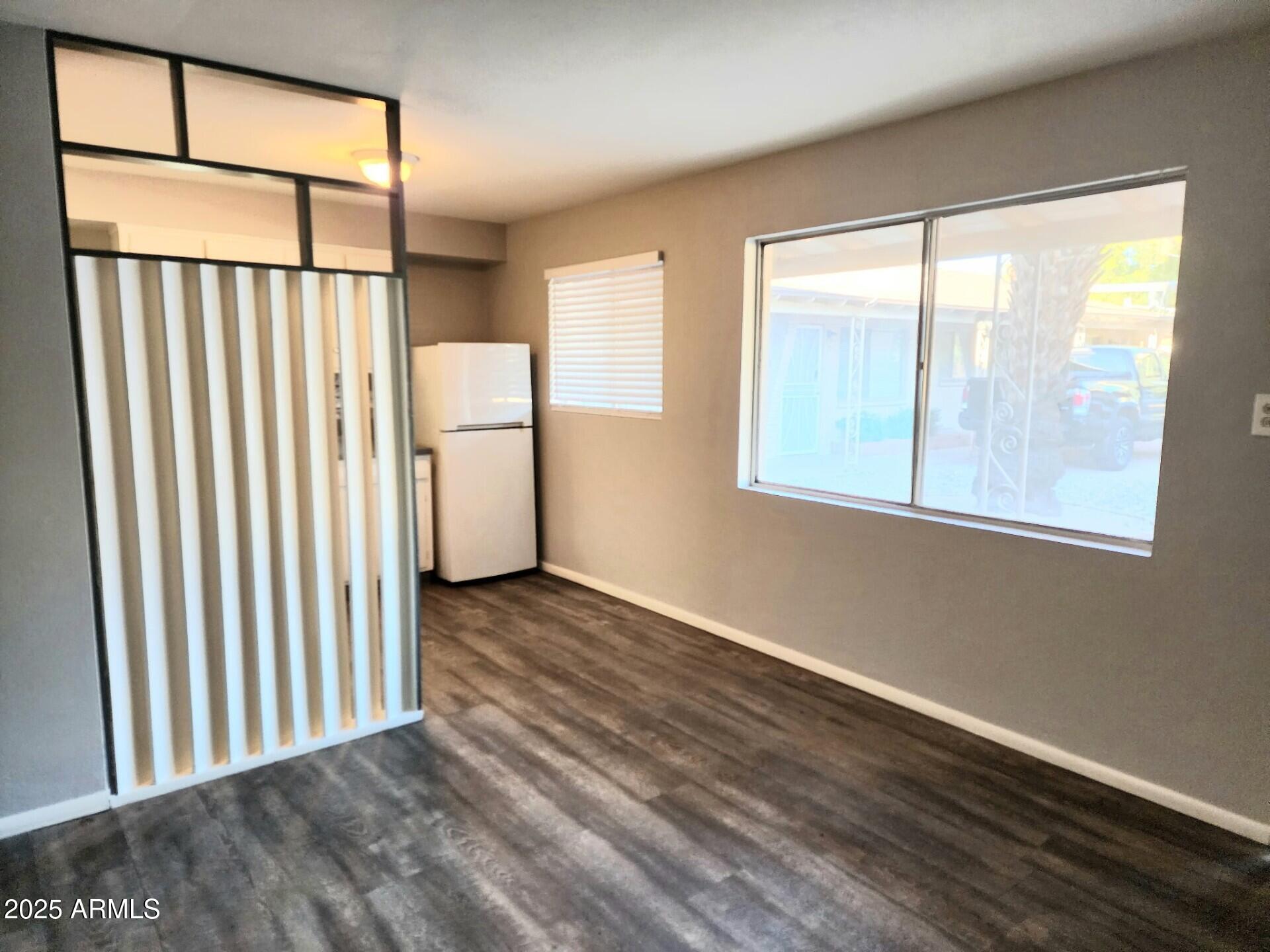 302 W MEDLOCK Drive 6