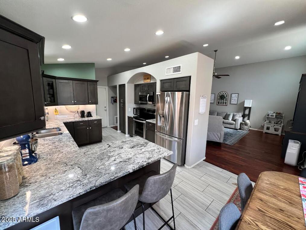 231 S COMANCHE Drive