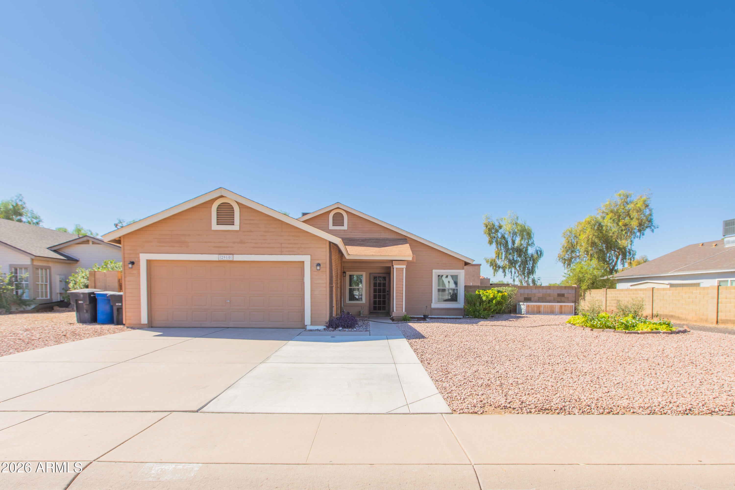 2910 N VILLAS Lane