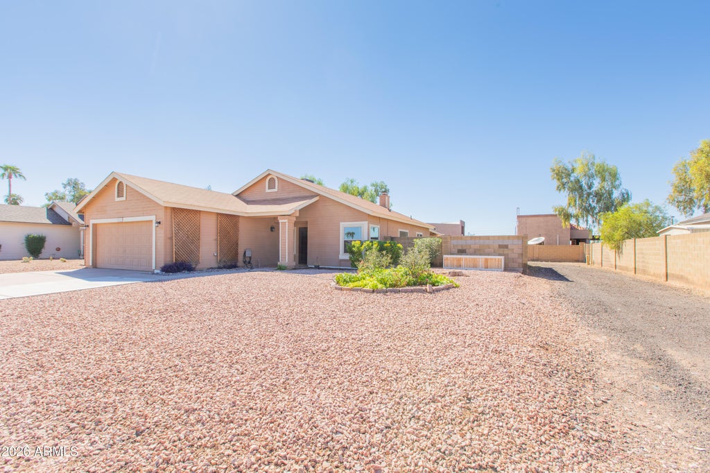 Photo of 2910 N Villas Lane, Chandler, AZ 85224 (MLS # 7094458)