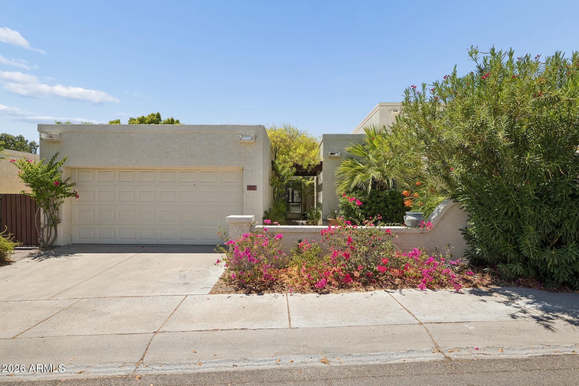 4717 E WINSTON Drive