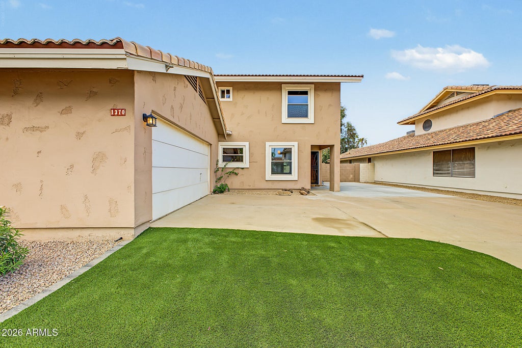 Photo of 1370 W Elgin Street, Chandler, AZ 85224 (MLS # 7075909)