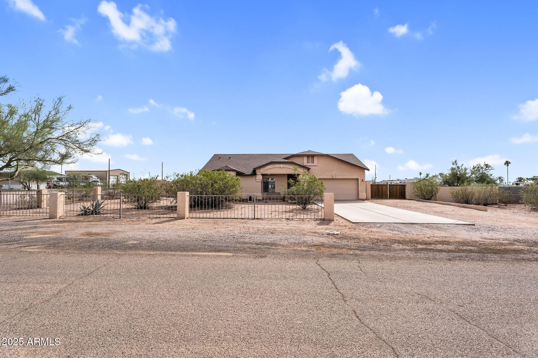 1431 W GREASEWOOD Street