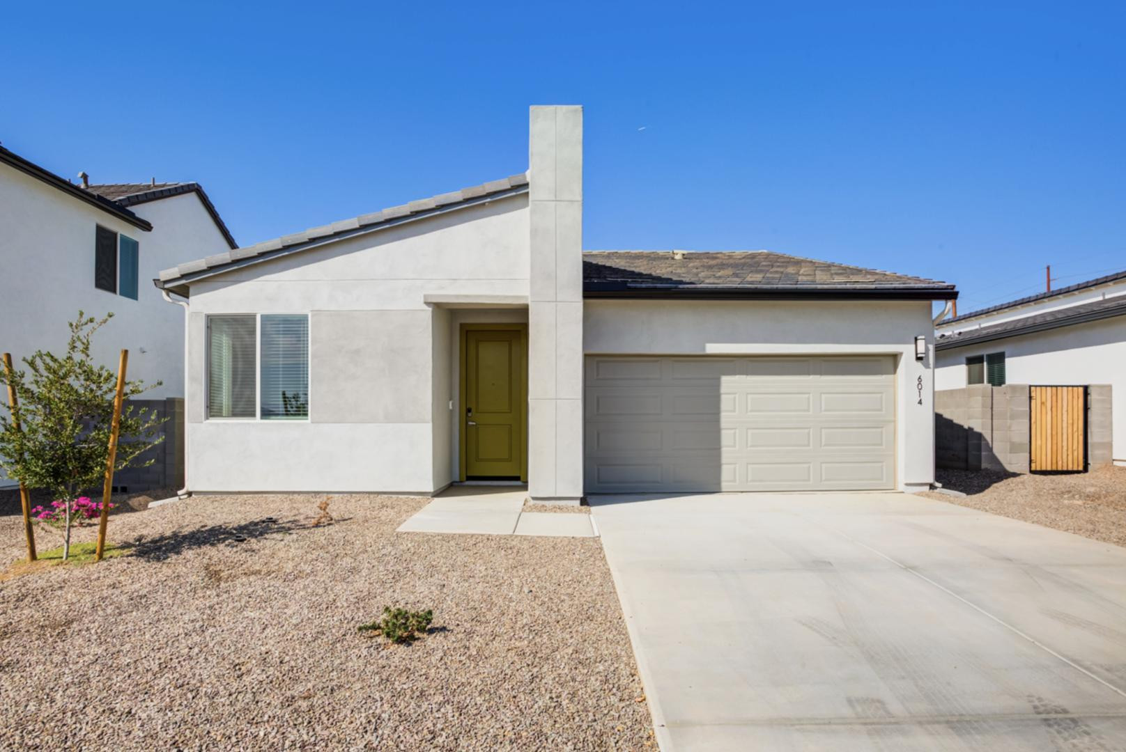 6112 S 47th Lane