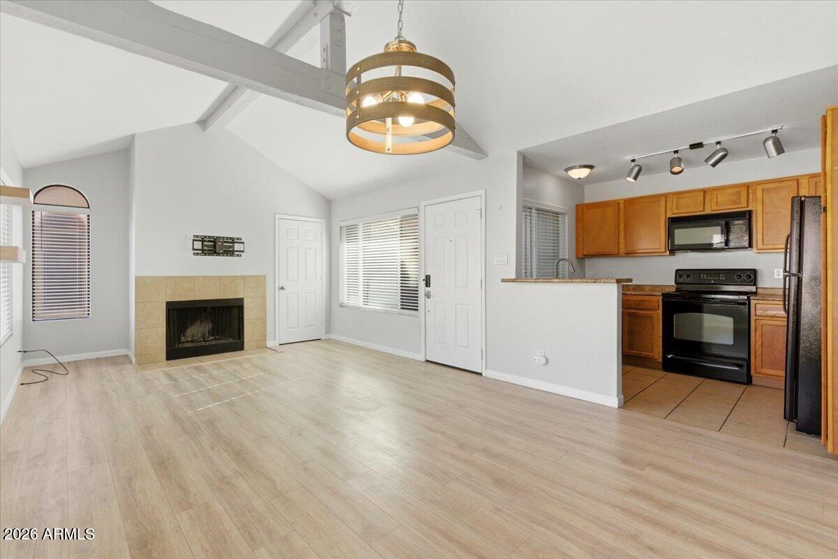 5122 E SHEA Boulevard 2085