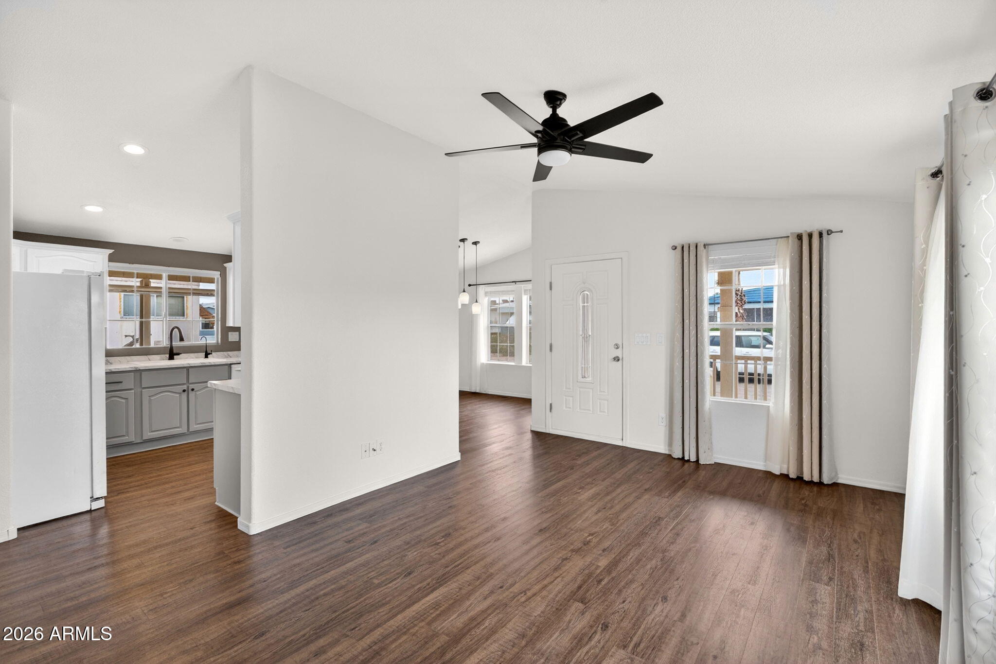 201 S GREENFIELD Road 359