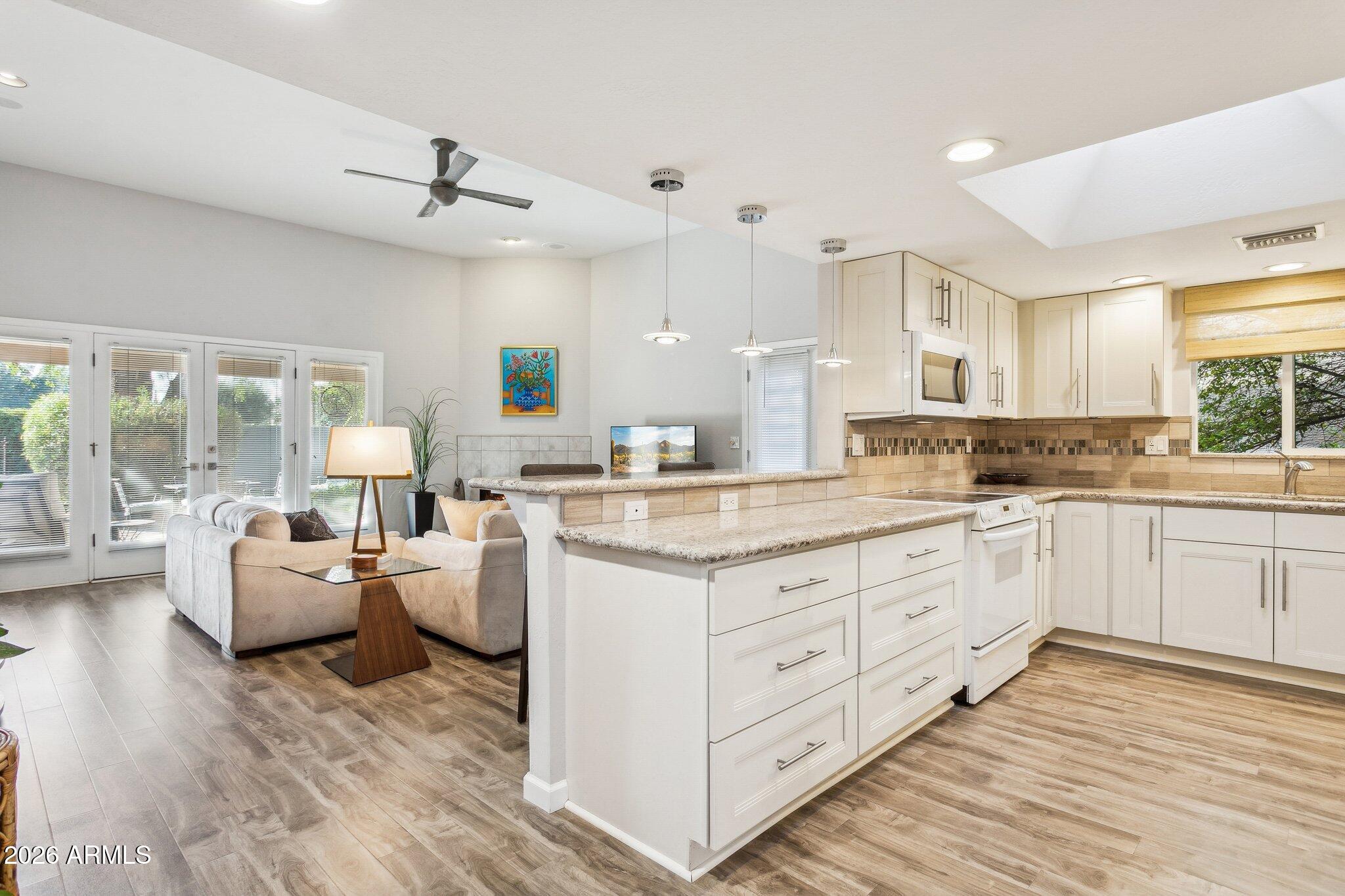 3015 E COOLIDGE Street 10