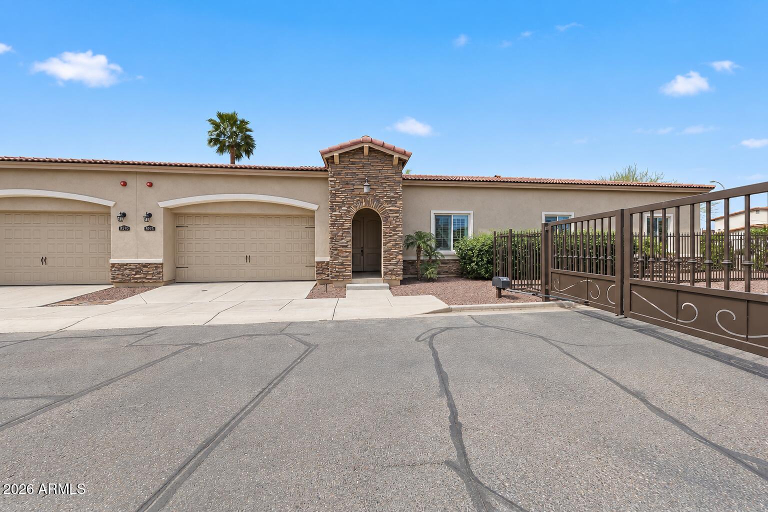 8974 N 8TH Lane