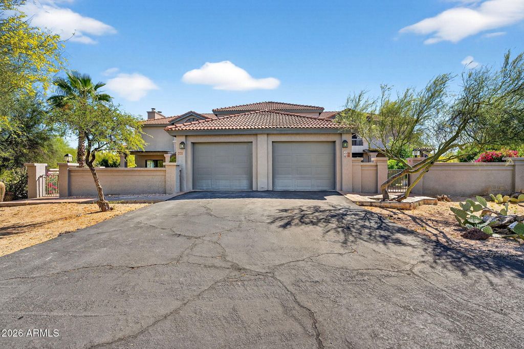 Photo of 7220 E Mary Sharon Drive #111, Scottsdale, AZ 85266 (MLS # 7002928)