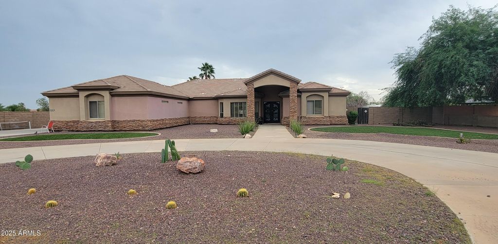 Photo of 8335 W Camino De Oro, Peoria, AZ 85383 (MLS # 6931345)
