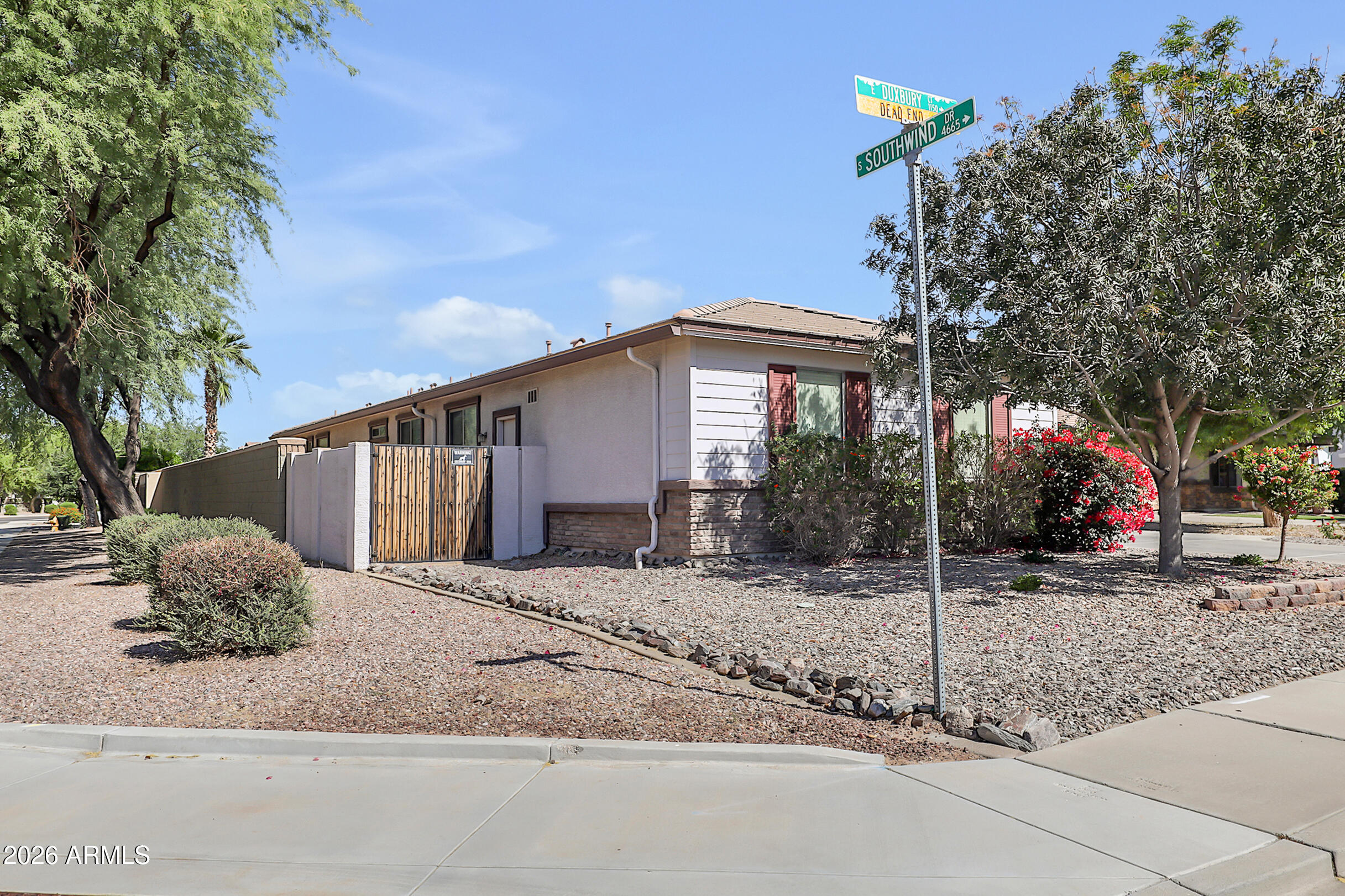 1156 E DUXBURY Court