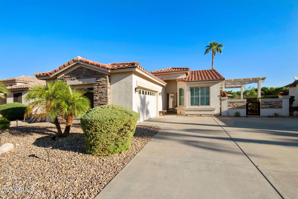 Photo of 4664 E Apricot Lane, Gilbert, AZ 85298 (MLS # 6924385)