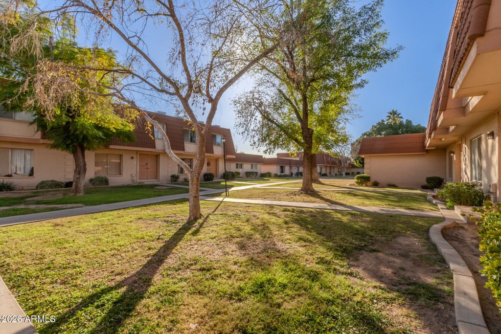 Photo of 1627 E Logan Drive, Tempe, AZ 85282 (MLS # 6973200)